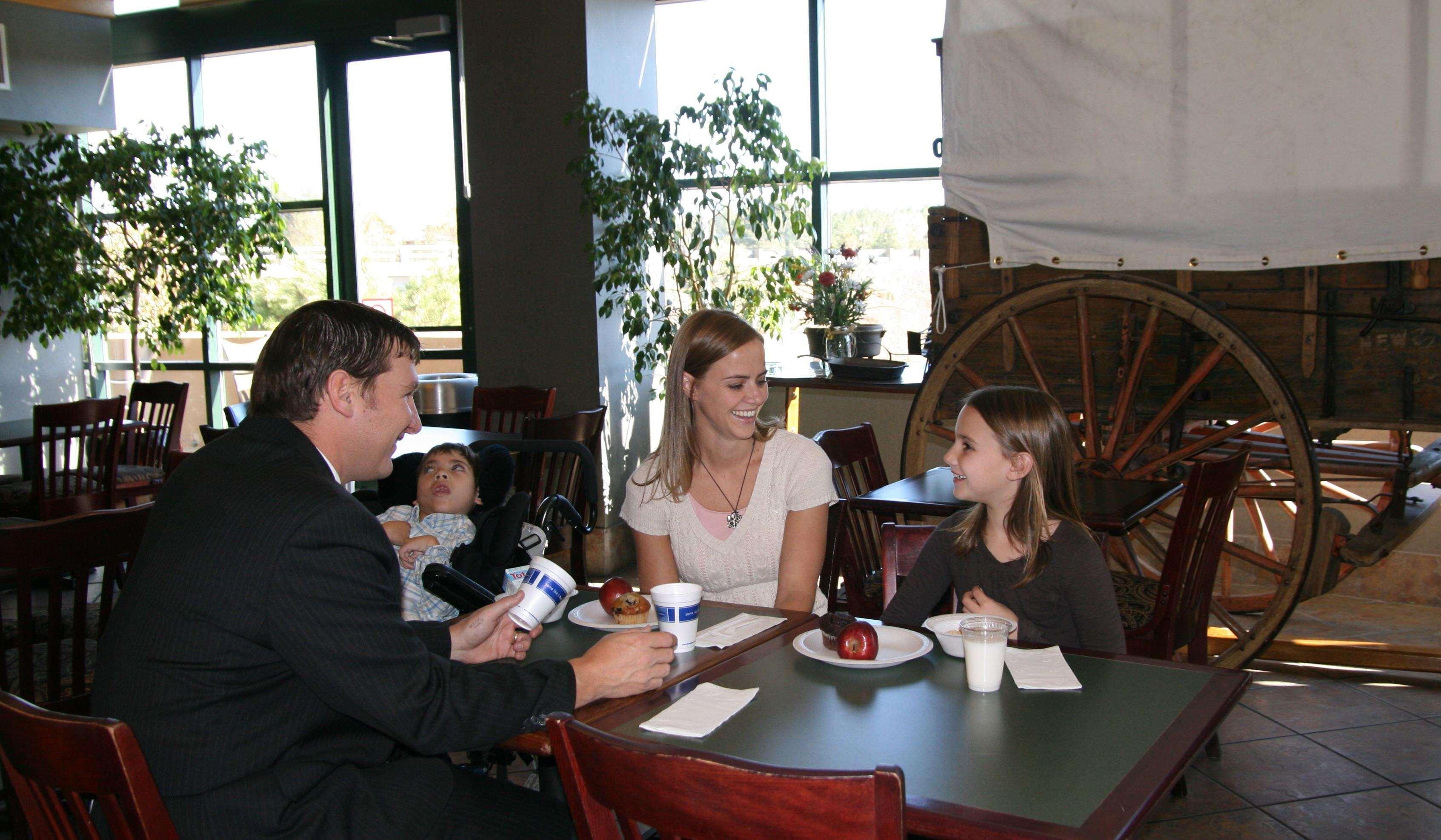 Hampton Inn & Suites Flagstaff - West Restoran fotoğraf